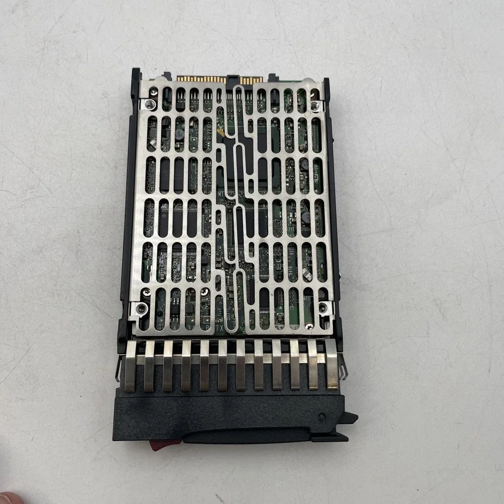 HP 146GB 10K SAS Single Port Hard Drive - Model: DG146BABCFC Pt# 460850-002